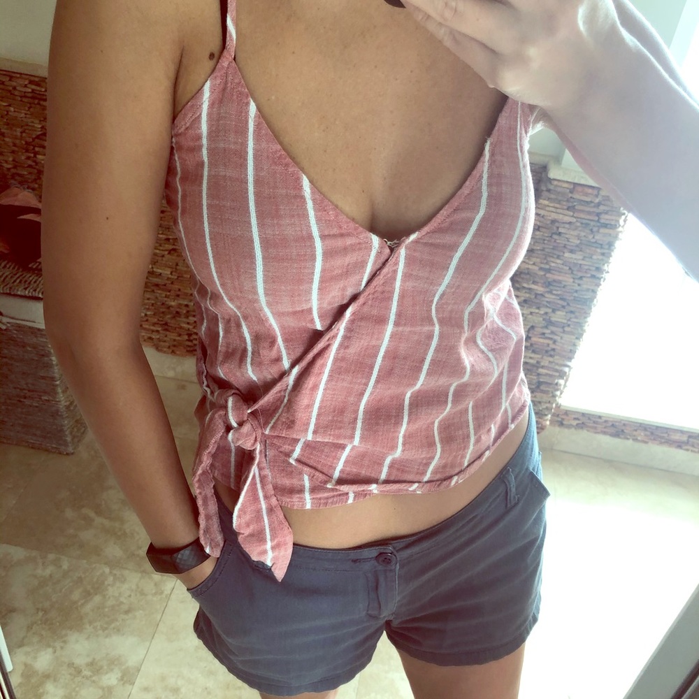 Cute linen-like striped cross top - SUPERCUTE!